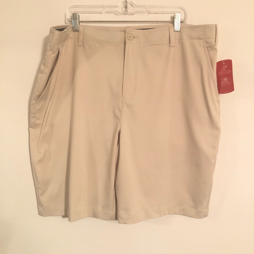 BCG Men’s Golf Twill Oatmeal Shorts Size 40 NWT